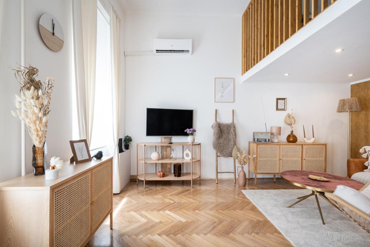 Solar System With Gallery Apartamento Budapeste