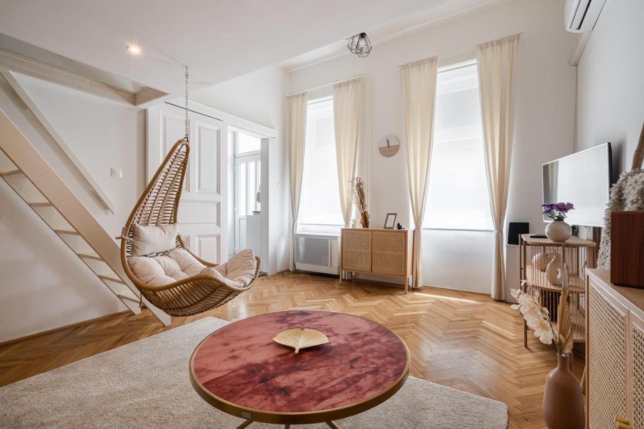 Apartamento Solar System With Gallery *